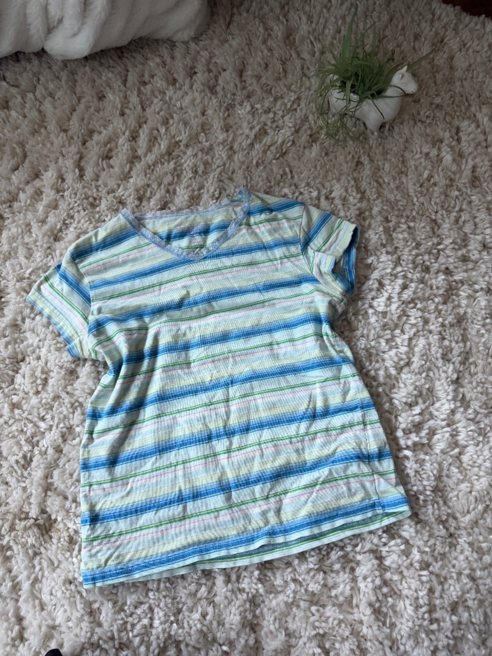 Lightweight V-neck Faded Glory Striped V-Neck vintage 2000s pastel Short Sleeve